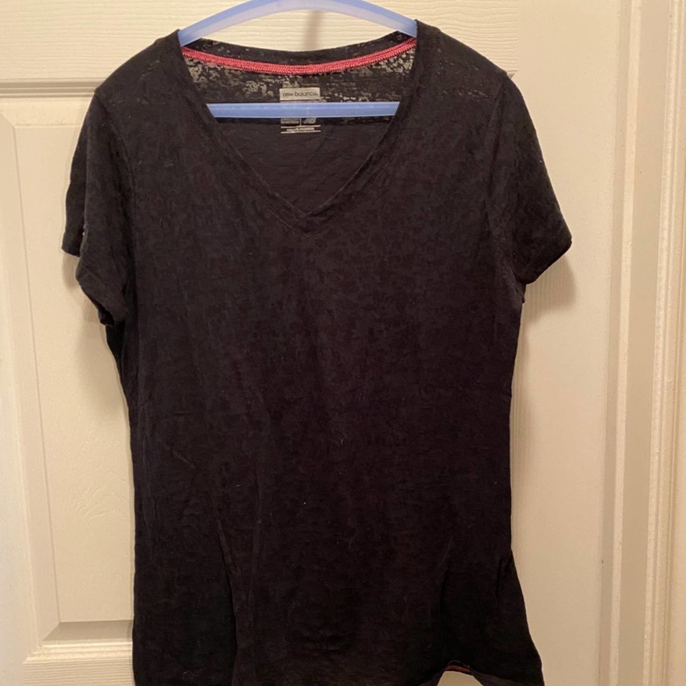 Women’s XL New Balance In Motion Black sheer athletic vneck